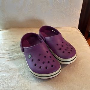 Women’s purple crocs Women’s 6